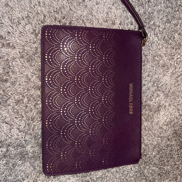 Michael Kors Wrist Wallet - Picture 1 of 3